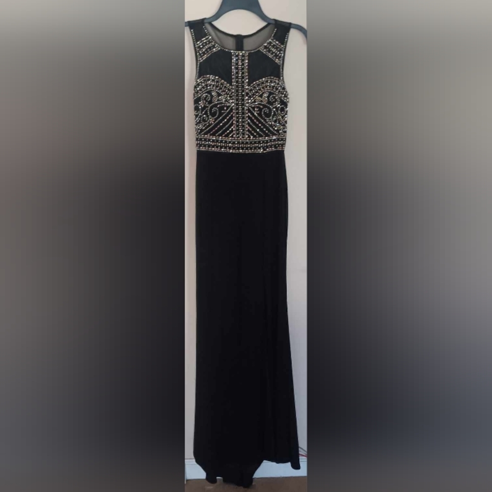 Morgan and Co. Size 1 / 2. Black with Gold and Silver Beads/Sequins